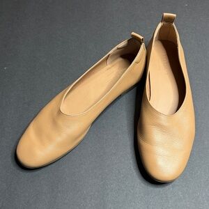 Everlane The Italian Leather Day Glove Flats Tan Women’s Size 8